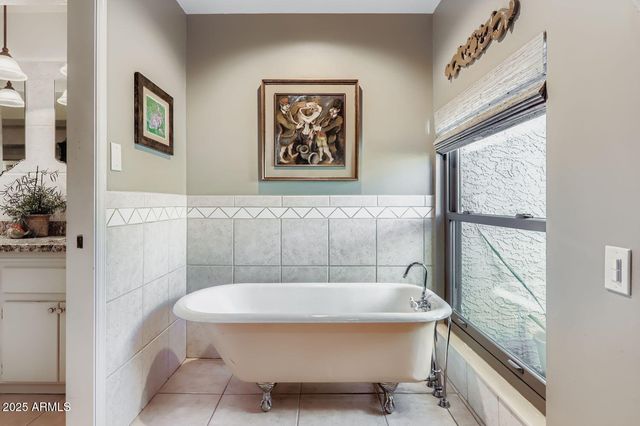 10437 E COCHISE Avenue, Scottsdale, AZ 85258