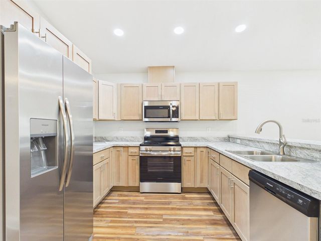 837 N LINCOLN AVENUE, Lakeland, FL 33815