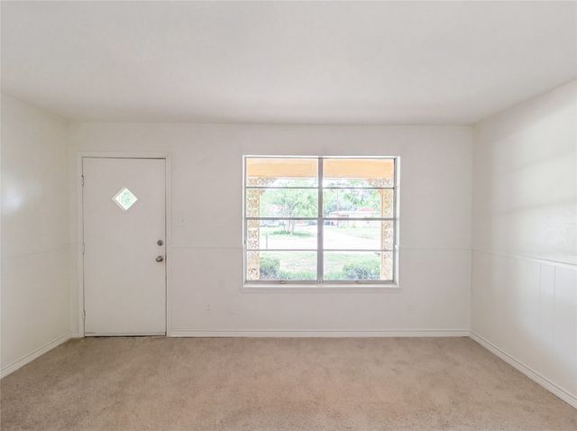 205 W Decatur Street, Chico, TX 76431