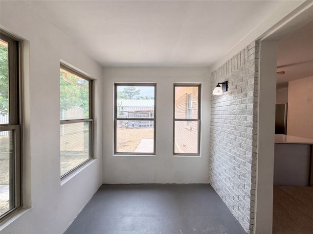 205 W Decatur Street, Chico, TX 76431
