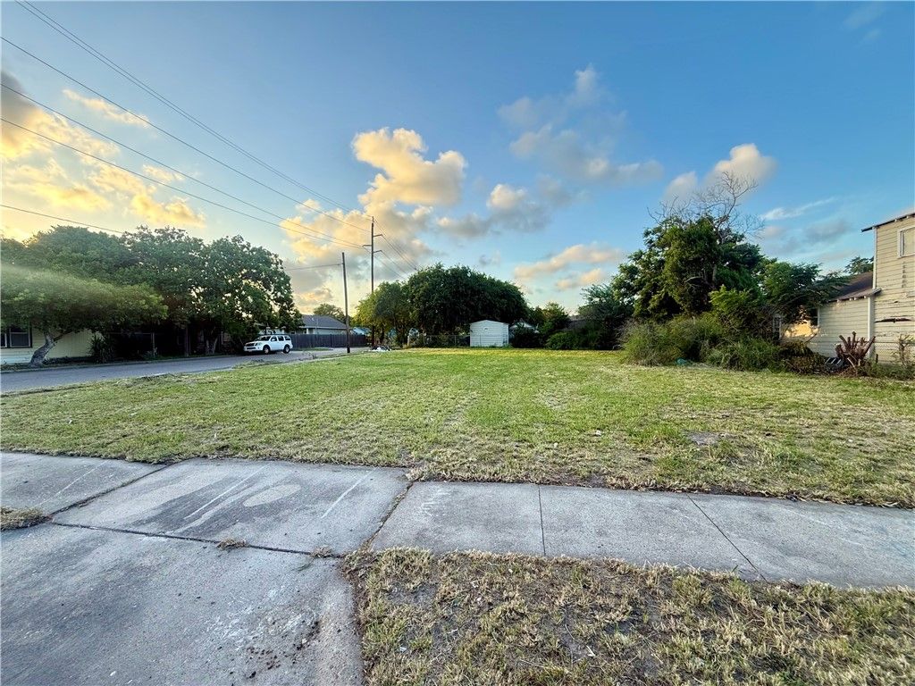 2518 and 2520 Coleman Ave, Corpus Christi, TX 78405 — exterior