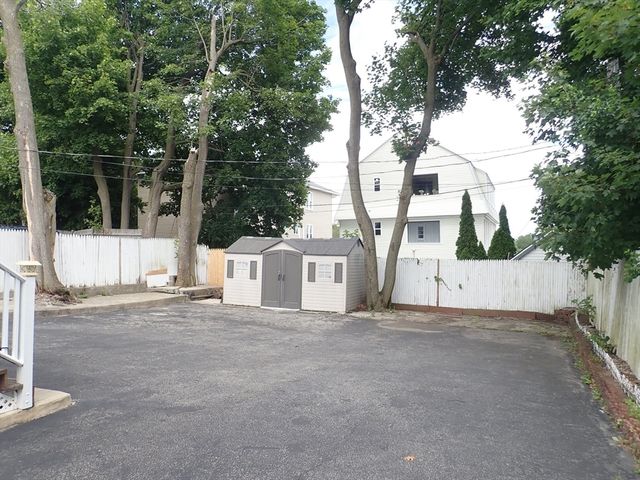 10 Almont Ave, Worcester, MA 01604