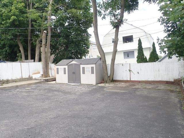 10 Almont Ave, Worcester, MA 01604
