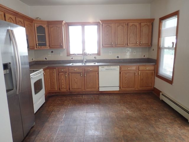 10 Almont Ave, Worcester, MA 01604