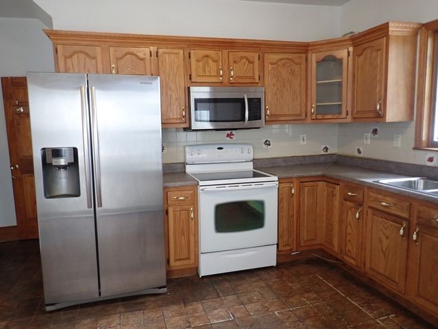 10 Almont Ave, Worcester, MA 01604