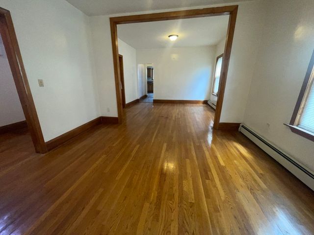 10 Almont Ave, Worcester, MA 01604