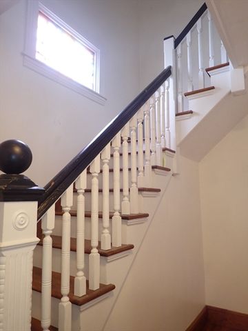 10 Almont Ave, Worcester, MA 01604