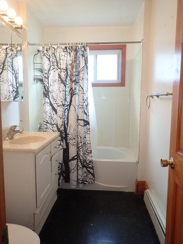 10 Almont Ave, Worcester, MA 01604
