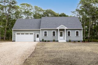 38 Traders Lane, West Yarmouth, MA 02673