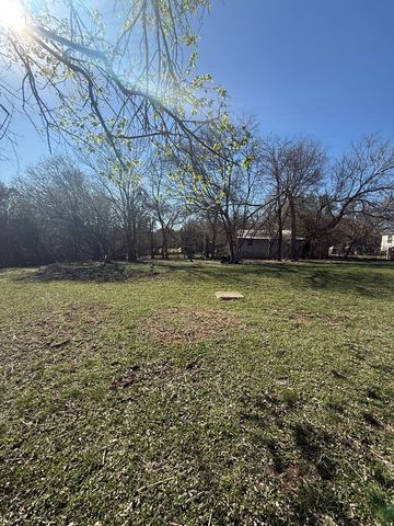 103 E Deerfield, Kerrville, TX 78028
