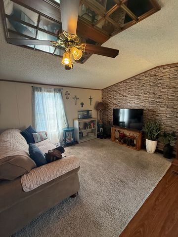 103 E Deerfield, Kerrville, TX 78028