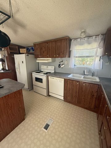 103 E Deerfield, Kerrville, TX 78028