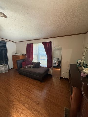 103 E Deerfield, Kerrville, TX 78028