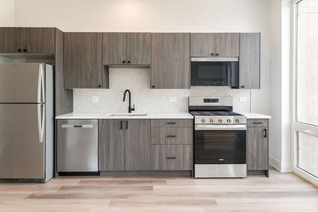 224 S Ashland Avenue 212, Chicago, IL 60607