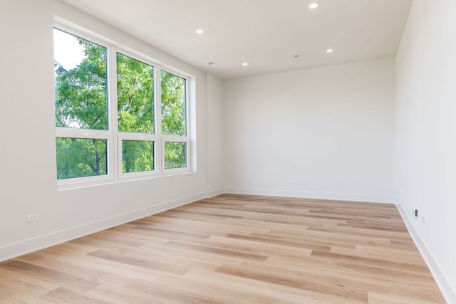 224 S Ashland Avenue 212, Chicago, IL 60607
