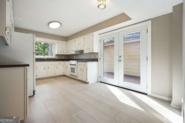 300 Cruise Court, Roswell, GA 30076