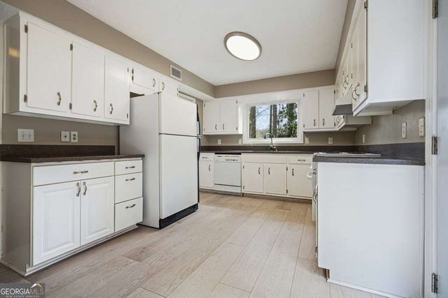 300 Cruise Court, Roswell, GA 30076