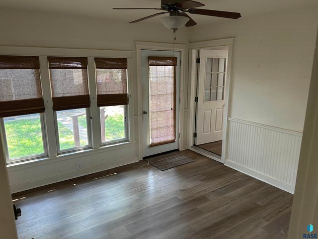 1202 Pine St Street, Yankton, SD 57078