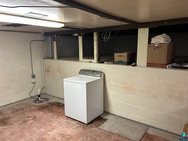 1202 Pine St Street, Yankton, SD 57078