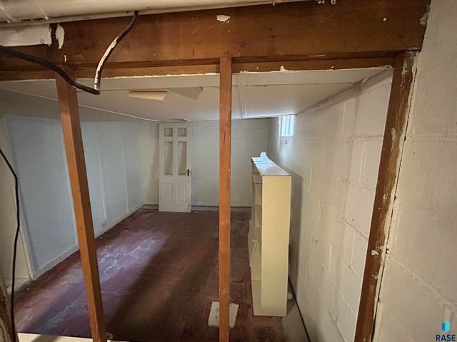 1202 Pine St Street, Yankton, SD 57078