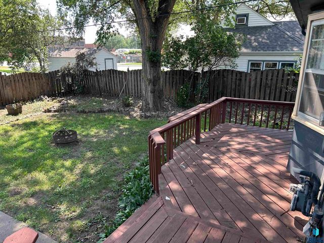 1202 Pine St Street, Yankton, SD 57078