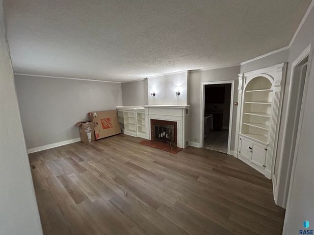 1202 Pine St Street, Yankton, SD 57078