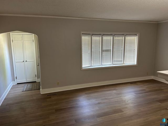 1202 Pine St Street, Yankton, SD 57078