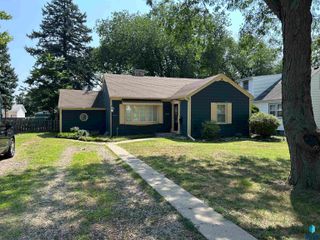 1202 Pine St Street, Yankton, SD 57078