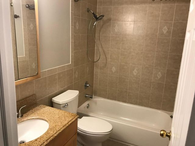 508 E Spruce Drive 3A, Palatine, IL 60074