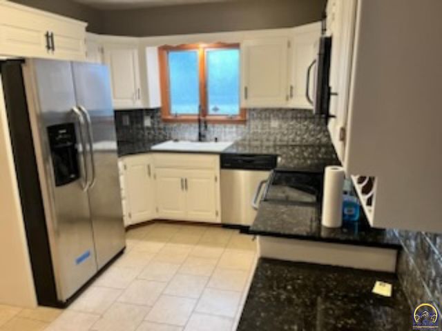 2718 SW Harland CT, Topeka, KS 66604