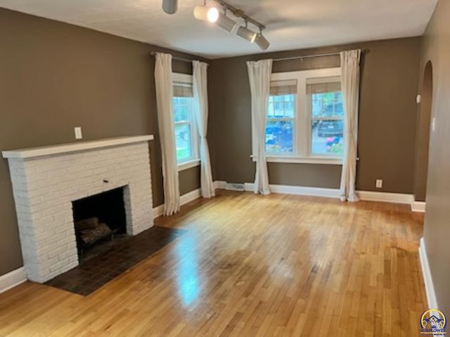 2718 SW Harland CT, Topeka, KS 66604