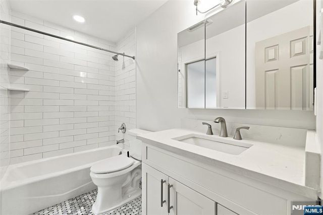 113 Alpine Court 13, Stanhope, NJ 07874