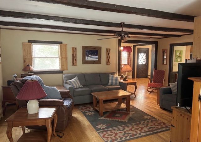 49 Grinell Avenue, Tiverton, RI 02878