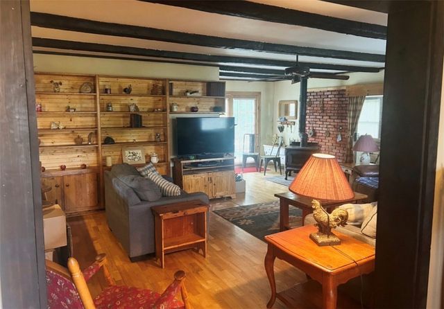 49 Grinell Avenue, Tiverton, RI 02878