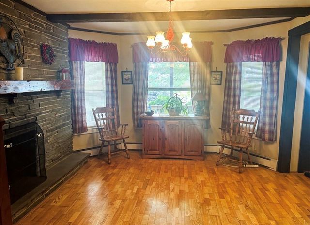 49 Grinell Avenue, Tiverton, RI 02878