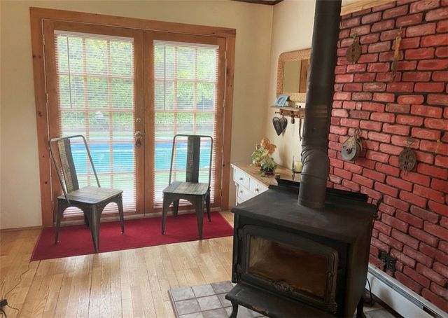 49 Grinell Avenue, Tiverton, RI 02878