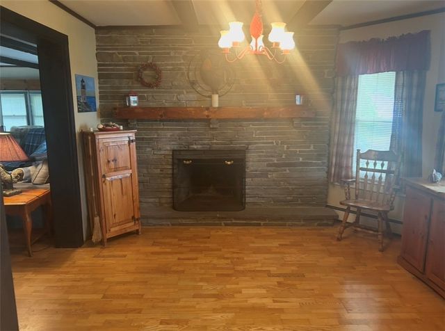 49 Grinell Avenue, Tiverton, RI 02878