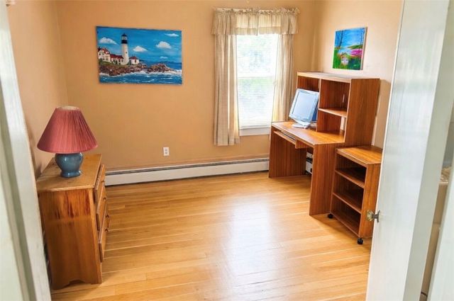 49 Grinell Avenue, Tiverton, RI 02878