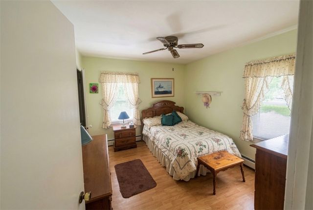 49 Grinell Avenue, Tiverton, RI 02878