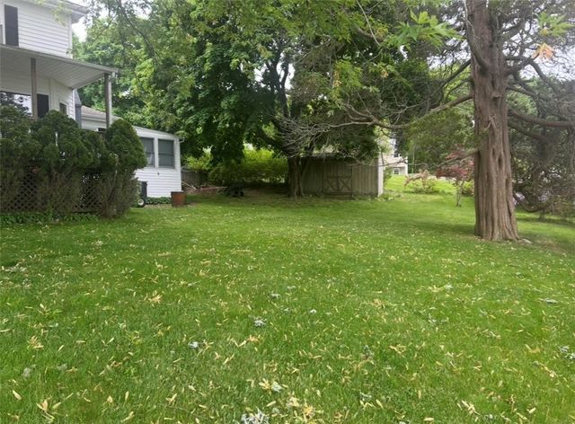 49 Grinell Avenue, Tiverton, RI 02878