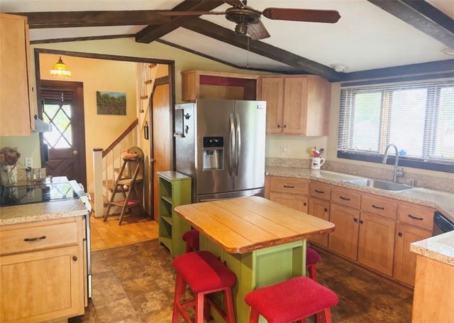 49 Grinell Avenue, Tiverton, RI 02878