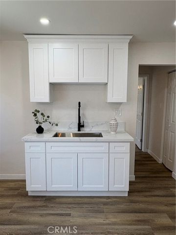 1526 W 54th Street, Los Angeles, CA 90062