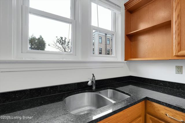 2337 Bonnycastle Ave APT 4, Louisville, KY 40205