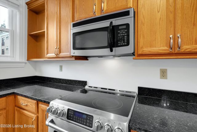 2337 Bonnycastle Ave APT 4, Louisville, KY 40205