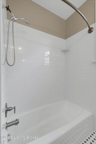 2337 Bonnycastle Ave APT 4, Louisville, KY 40205