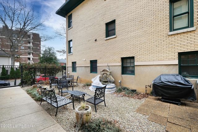 2337 Bonnycastle Ave APT 4, Louisville, KY 40205