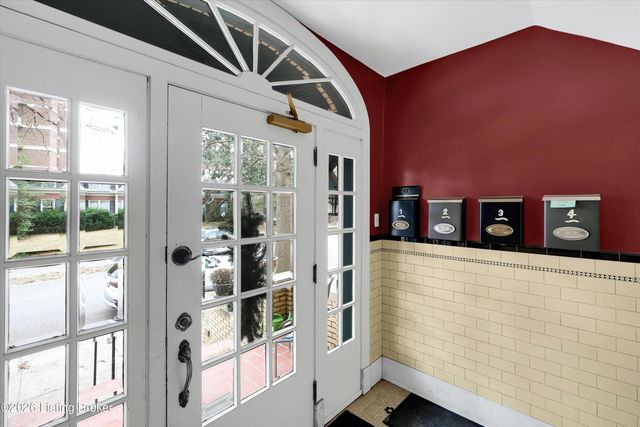 2337 Bonnycastle Ave APT 4, Louisville, KY 40205