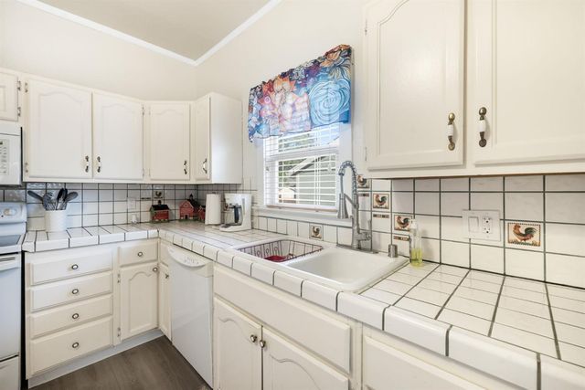 2739 Santa Clara Way, Sacramento, CA 95817