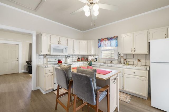 2739 Santa Clara Way, Sacramento, CA 95817