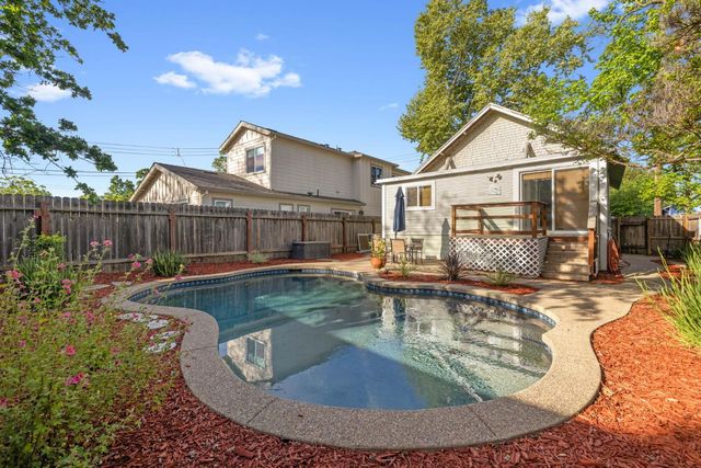 2739 Santa Clara Way, Sacramento, CA 95817